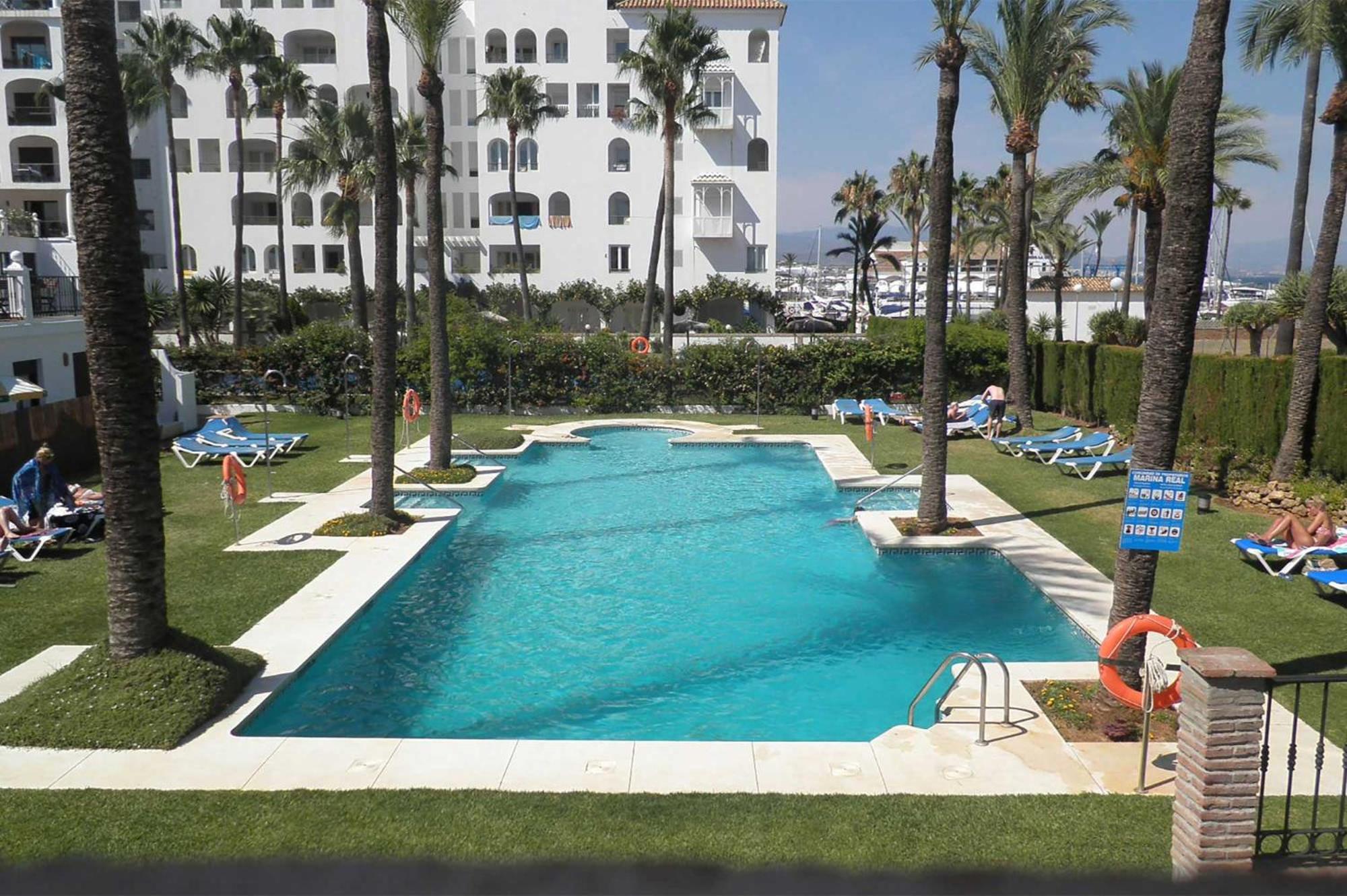 Marina Real 112 Apartment Manilva Bagian luar foto